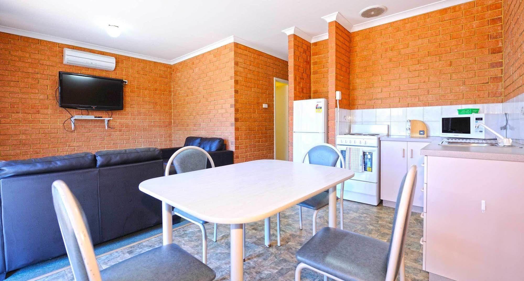 Abrolhos Reef Lodge Geraldton Esterno foto